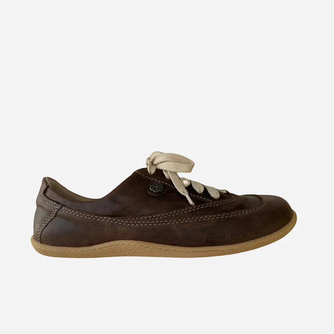 Sustainable brown leather barefoot shoe with beige laces from The Grounded Sole